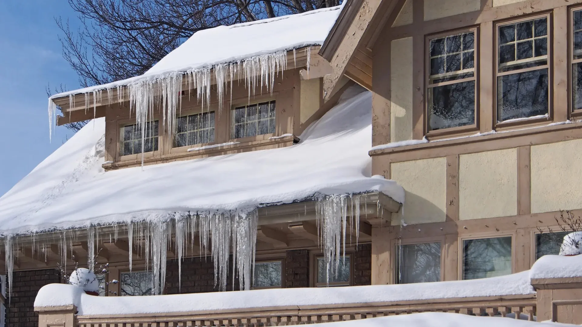 Roof snow and ice dam removal in Rochester, NY